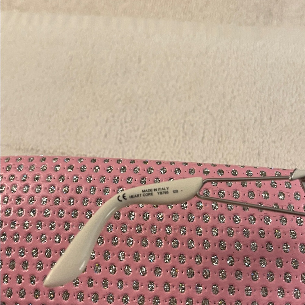🎀🤍🎀🤍🎀 CHRISTIAN DIOR HEART RHINESTONE SUNGLASSES🎀🤍🎀 - Picture 5 of 9